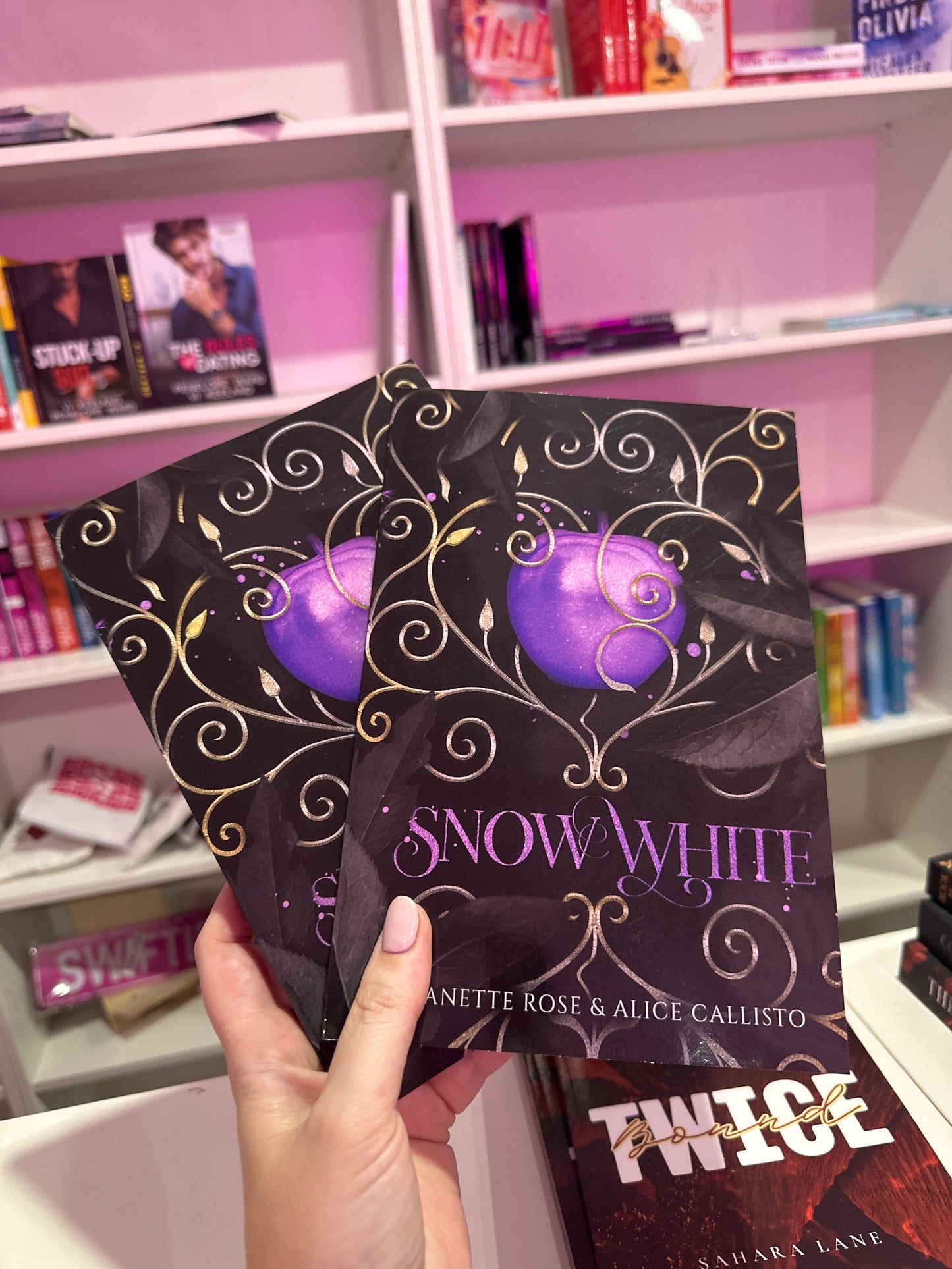 Snow White: A Sapphic Retelling (Ever After Book 1) Jeanette Rose and Alice Callisto