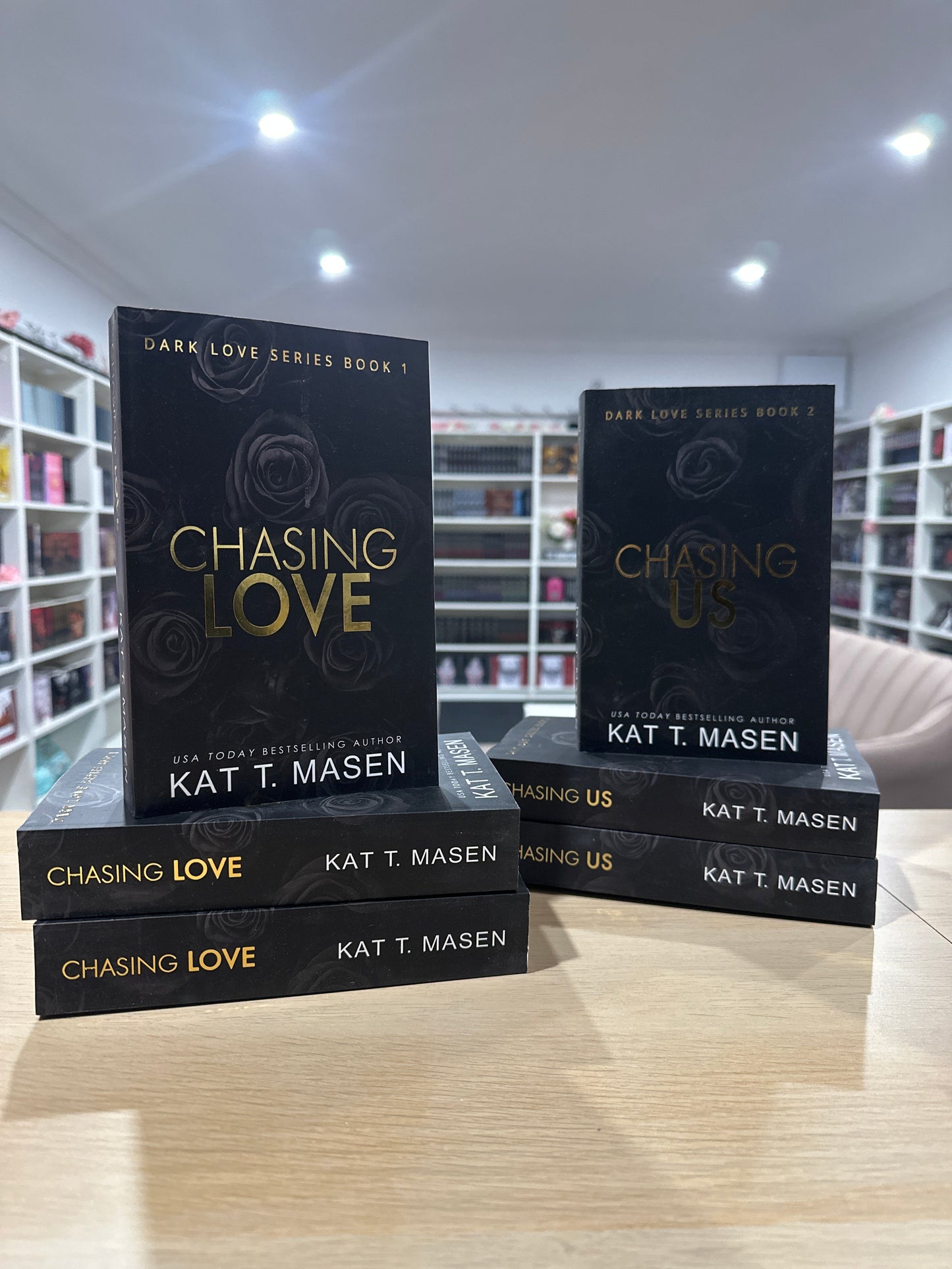 Chasing love / Chasing Us by Kat T. Masen