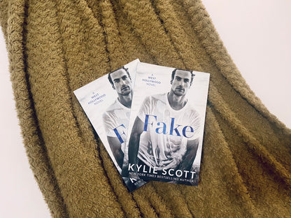 Kylie Scott NOT signed